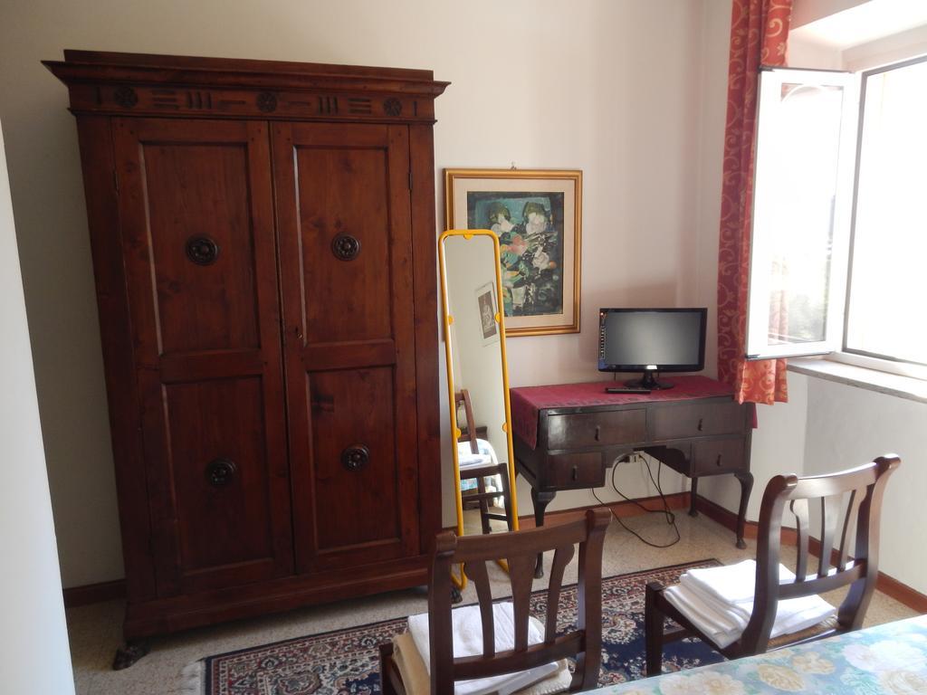 Residence Il Colle Collestrada Room photo